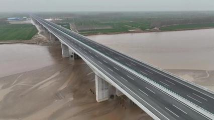 河南省道304濮陽(yáng)白堽黃河公路大橋正式通車(chē)，區(qū)域交通迎來(lái)新突破